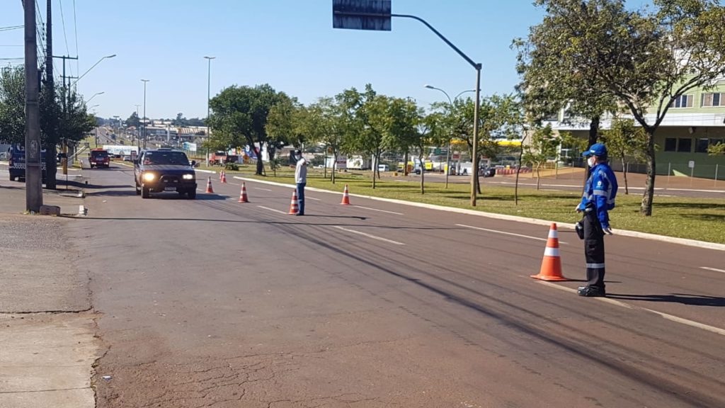 Ontem, bloqueio de inspeção contra o Covid-19 abordou mais de mil pessoas nos acessos de Cascavel