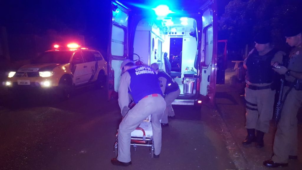 Homem que foi baleado no Bairro Santa Cruz na noite de ontem segue no Hospital Universitário