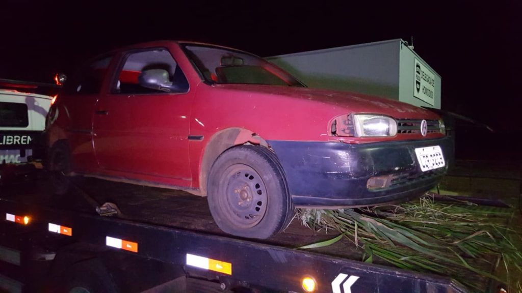 PM encontra veículo Gol furtado, abandonado em Santa Tereza do Oeste