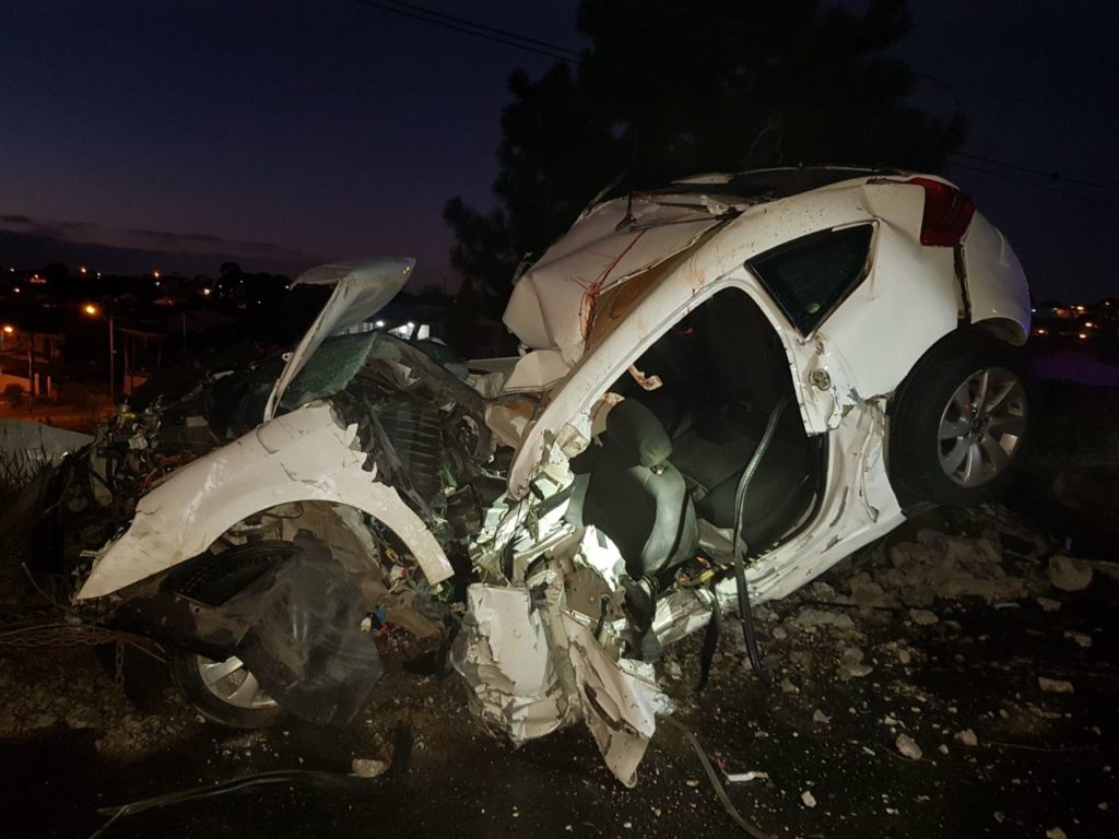 Músico morre ao bater contra poste na BR-476