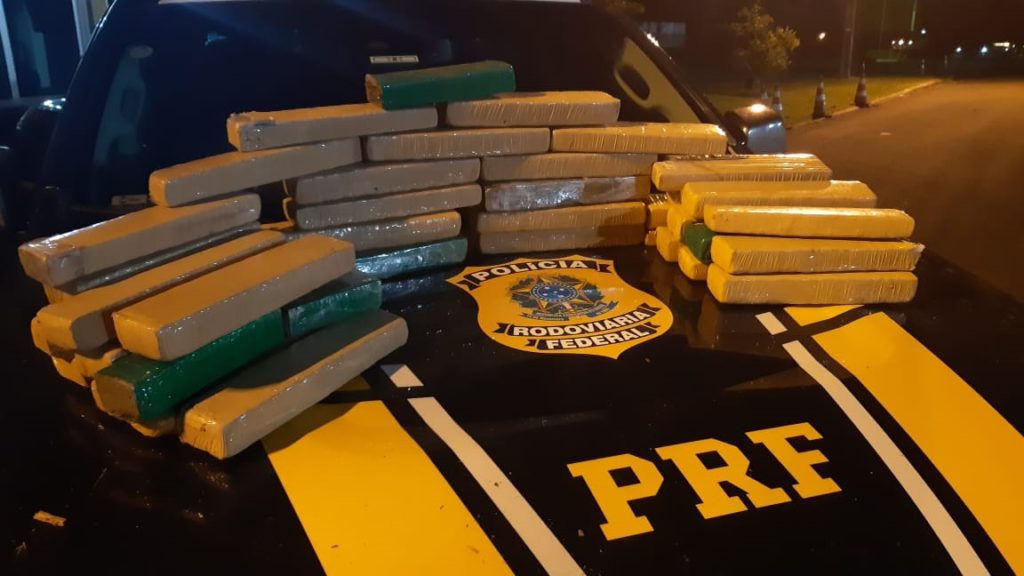 PRF apreende 23 quilos de maconha na região de Nova Laranjeiras