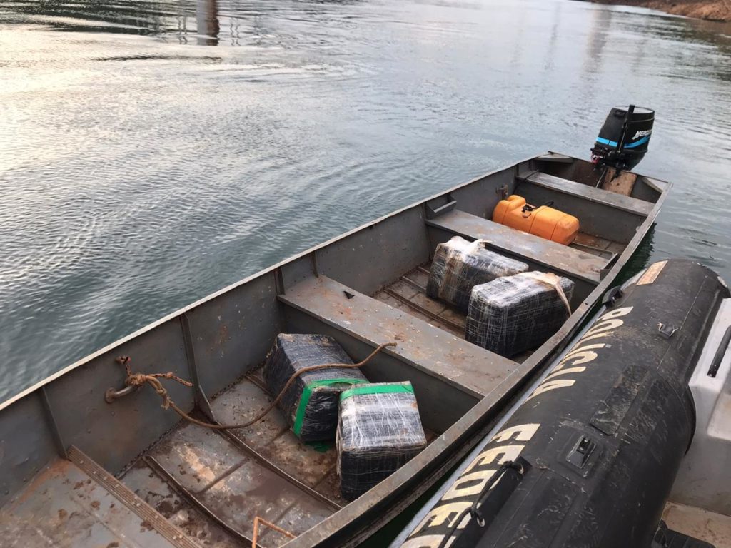 Embarcação é apreendida com maconha no Rio Paraná