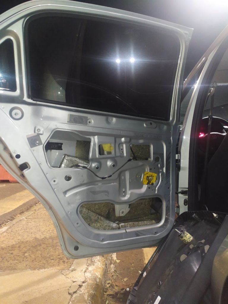São Miguel do Iguaçu: PRF prende homem e apreende maconha transportada em veículo