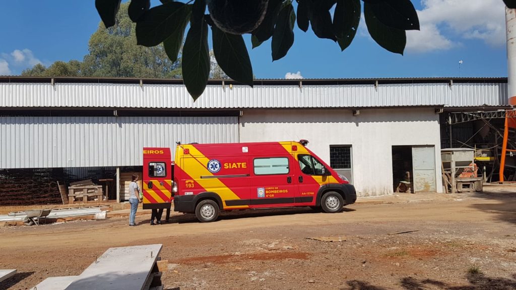 Trabalhador é atingido por placa de concreto no Lago Azul