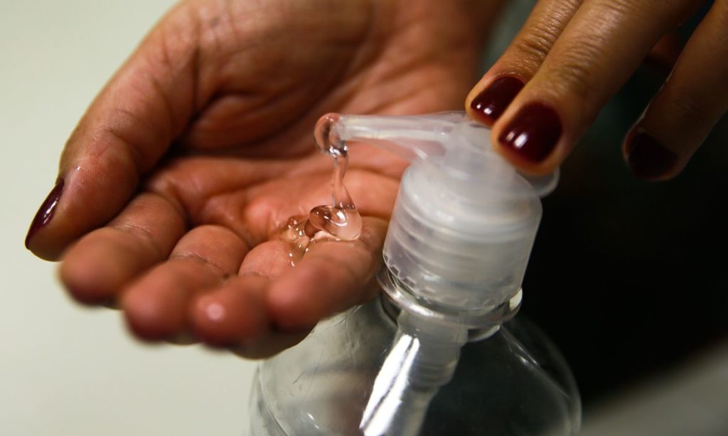 Secretaria de Saúde reforça orientação aos pacientes que estão em isolamento domiciliar Secretaria de Saúde reforça orientação aos pacientes que estão em isolamento domiciliar
