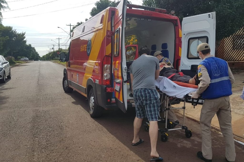 Idoso é socorrido após cair em residência no Bairro Santa Felicidade