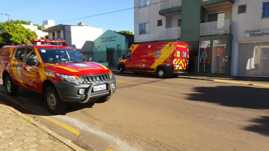Mulher prende o seio em cilindro no Bairro Claudete
