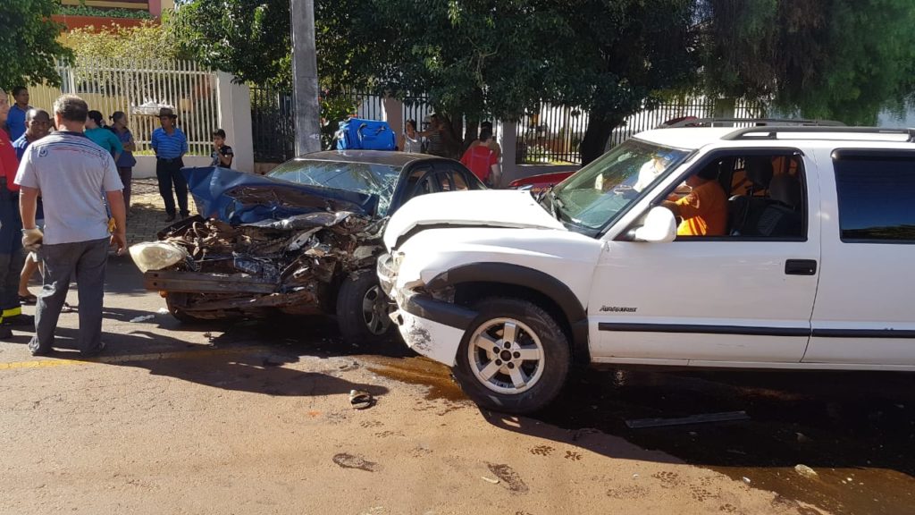 Motorista que causou acidente no Turisparque é detido pela PM