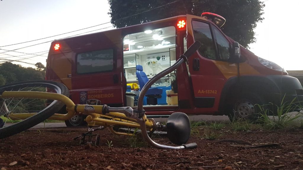 Homem cai de bicicleta e fica ferido no Bairro Canadá Homem cai de bicicleta e fica ferido no Bairro Canadá