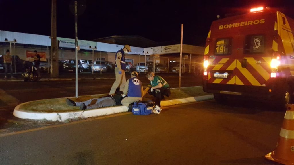 Motociclista fica ferido após ser “fechado” por caminhonete na Av. Rocha Pombo Motociclista fica ferido após ser “fechado” por caminhonete na Av. Rocha Pombo