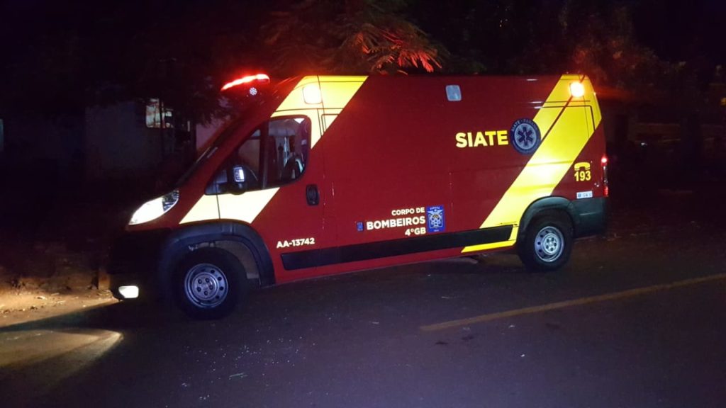 Homem cai de moto no Bairro Coqueiral e fica ferido