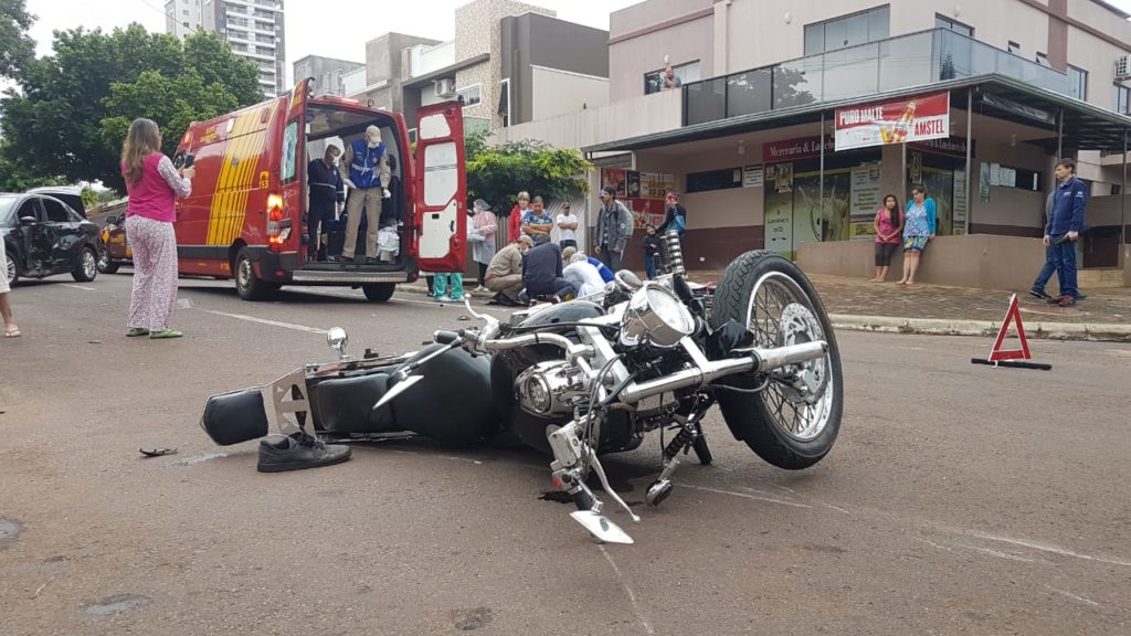Rapaz fica gravemente ferido em acidente no Bairro Coqueiral