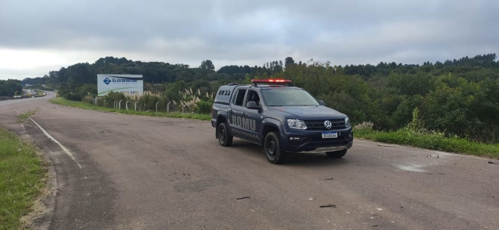 Corpo de idoso é encontrado parcialmente carbonizado em matagal na BR-376, em São José dos Pinhais