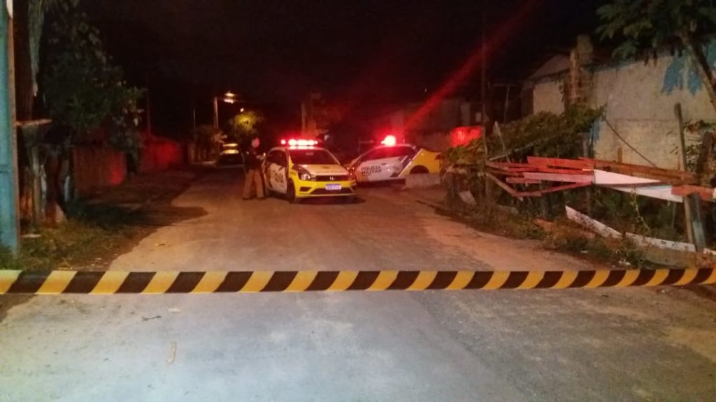 Rapaz é morto a tiros dentro de casa em Campo Largo; Polícia tem suspeita