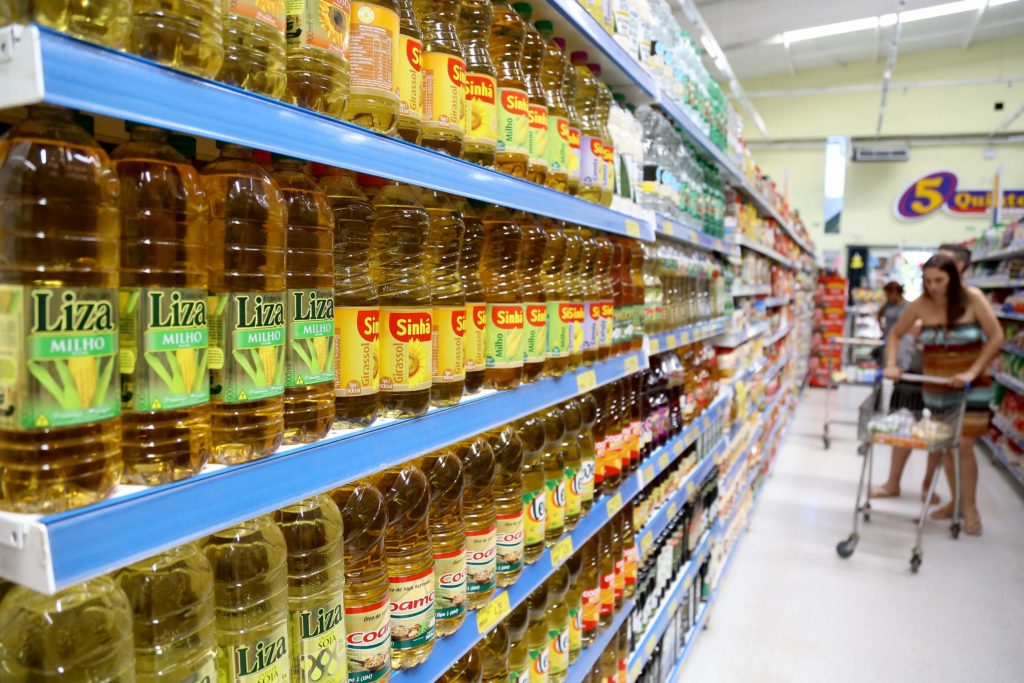 Rede de supermercados busca a Justiça para funcionar aos domingos em Curitiba