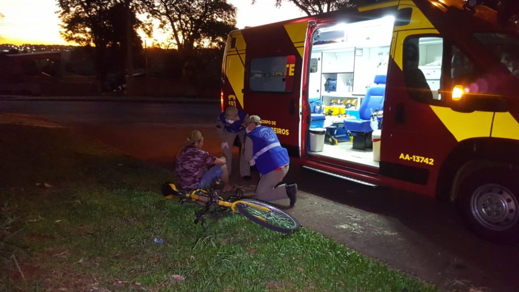 Ciclista é socorrido pelo Siate após sofrer queda no Cascavel Velho