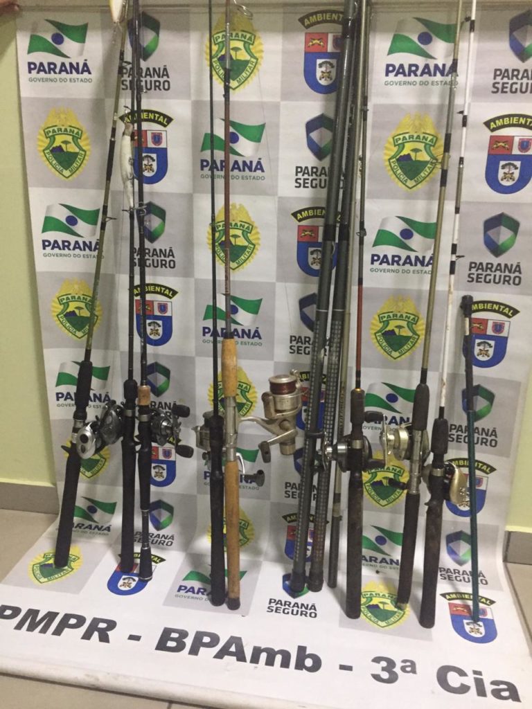 PM Ambiental flagra grupo pescando em local proibido no Rio Piquiri; doze equipamentos foram apreendidos