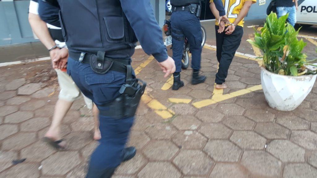 Dois são presos pela Guarda Municipal no Riviera