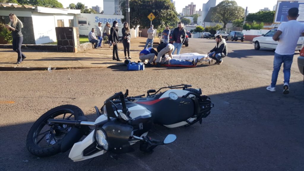 BMWs batem na Rua Salgado Filho, no Centro