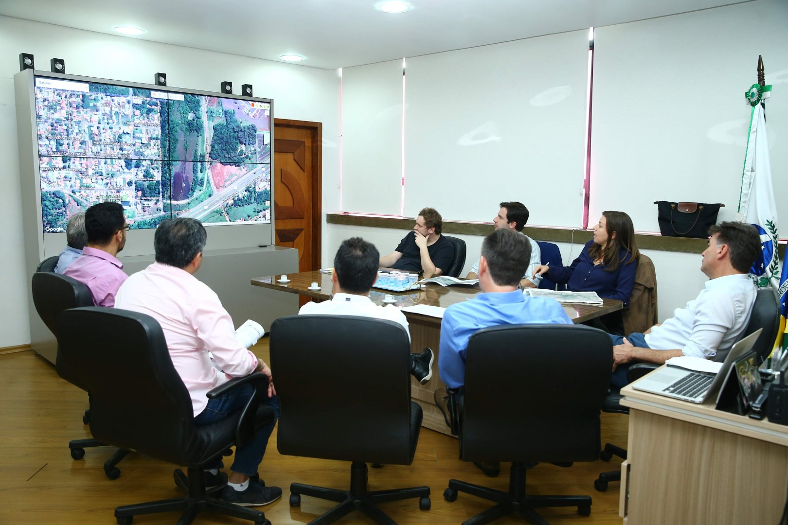 Sem licitação e por R$ 450 mil prefeitura contrata Jaime Lerner Arquitetos Associados para fazer projeto Sem licitação e por R$ 450 mil prefeitura contrata Jaime Lerner Arquitetos Associados para fazer projeto