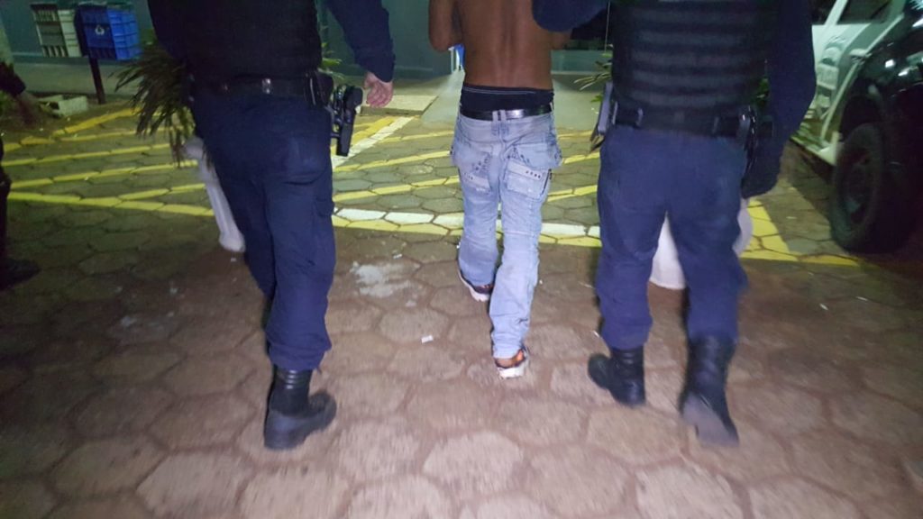 Homem que havia escapado de abordagem da GM é localizado e detido enquanto comia lanche
