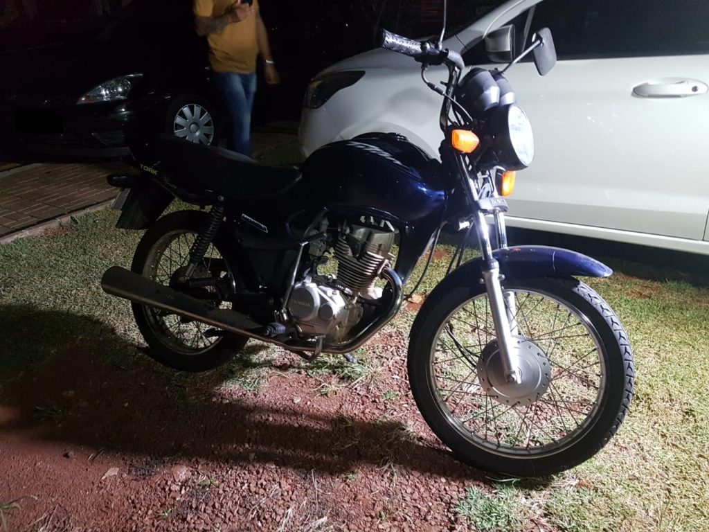 Motociclista é atendido pelo Siate após colisão de trânsito; vítima filmou motorista deixando o local com carro