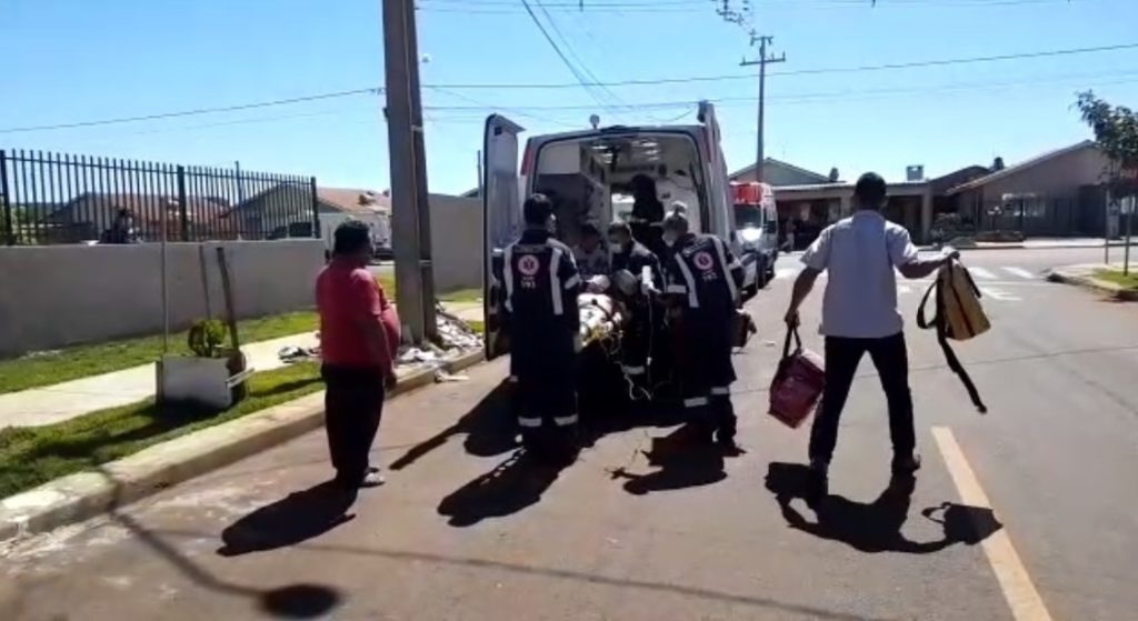 Homem de 45 anos que estava em parada cardíaca é reanimado e socorrido pelo Samu, no Conjunto Riviera
