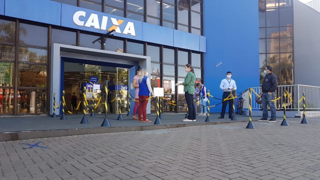 Caixa Econômica estará aberta neste sábado para saques do auxílio emergencial