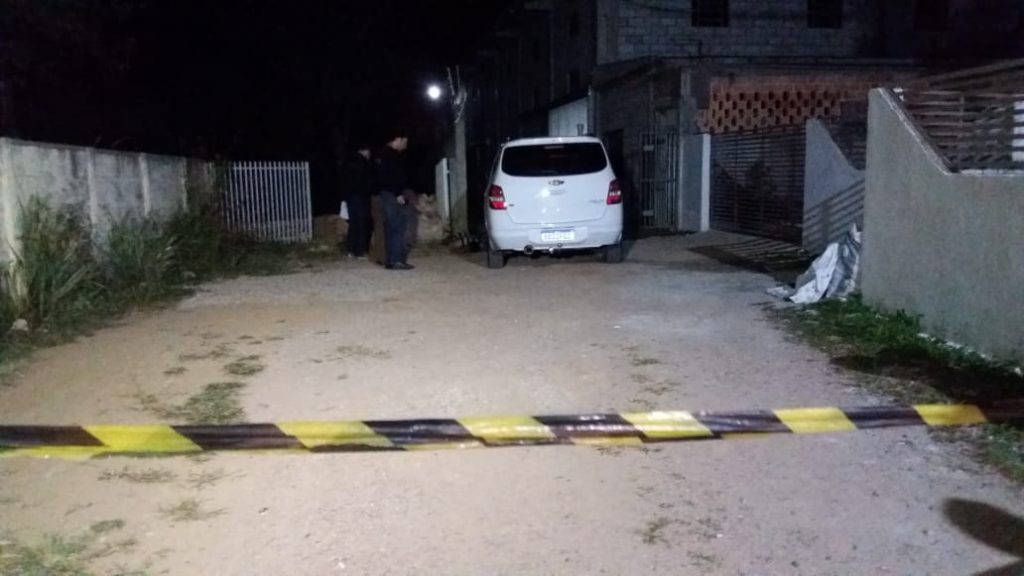 Marceneiro é morto a tiros na frente do filho em Curitiba