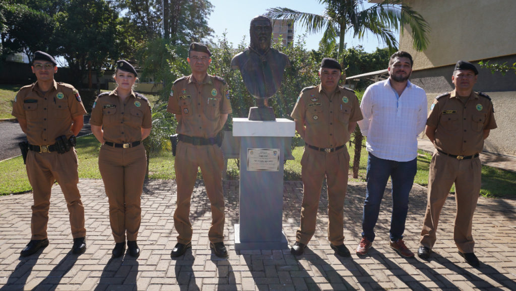 6° BPM inaugura monumento de Tiradentes no memorial de Patronos, em Cascavel