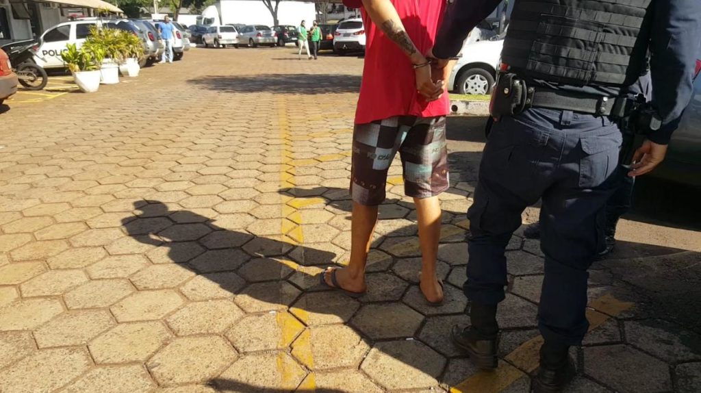 Homem com mandado em aberto é detido no Cascavel Velho