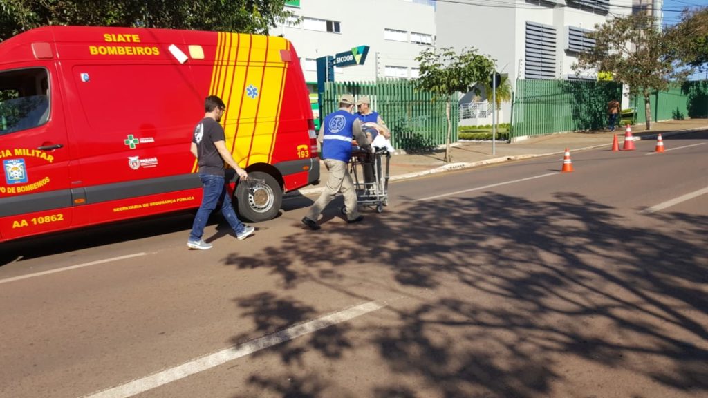 Jovem fica ferido em acidente na Rua Barão do Cerro Azul