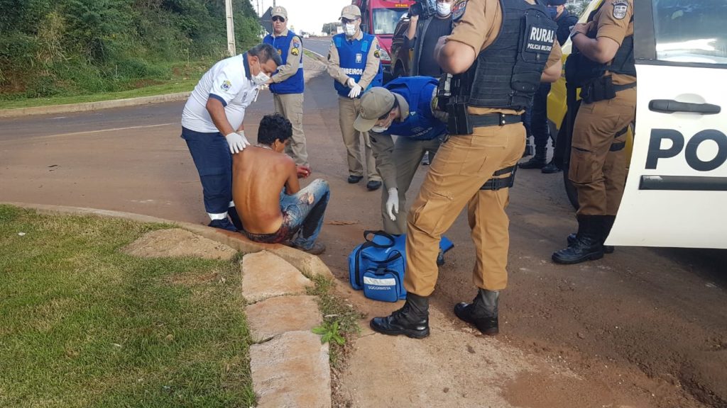 Adolescente baleado em suposta tentativa de assalto permanece no HU