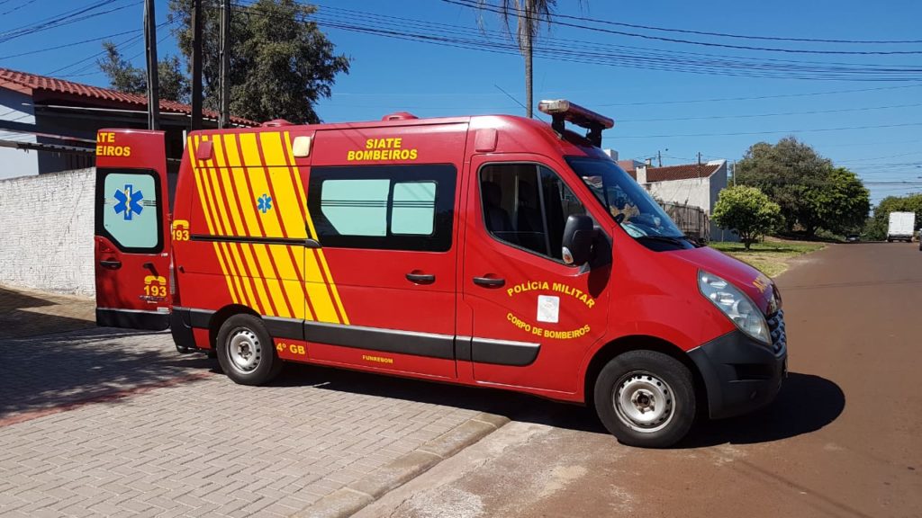 Mulher sofre queda e precisa ser socorrida no Coqueiral