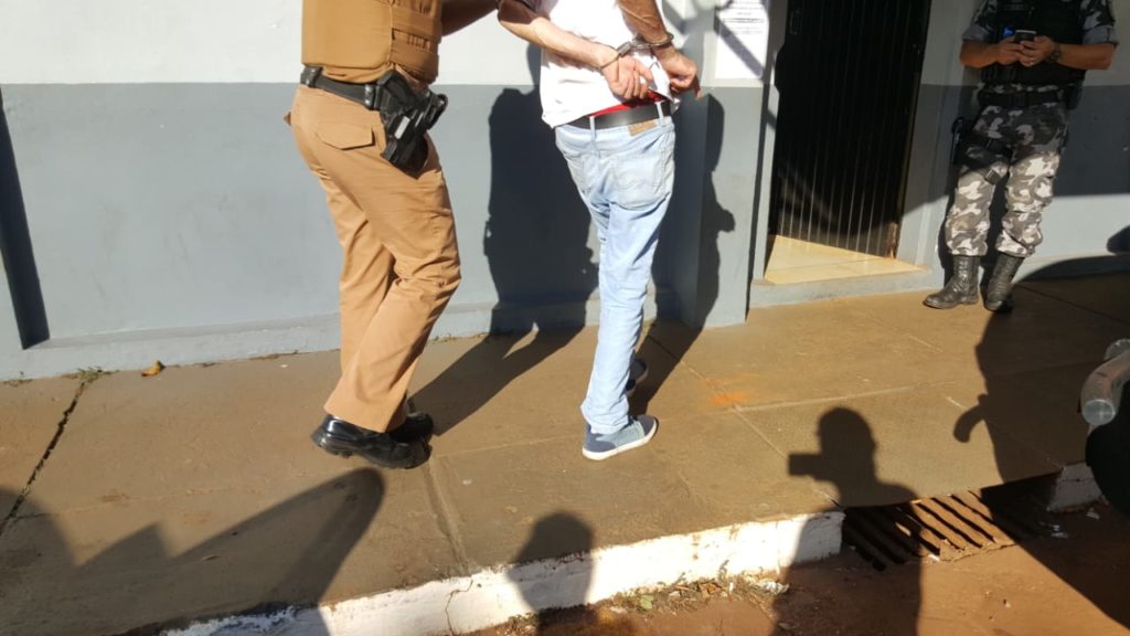 Homem é preso pela PM no Bairro Brasmadeira