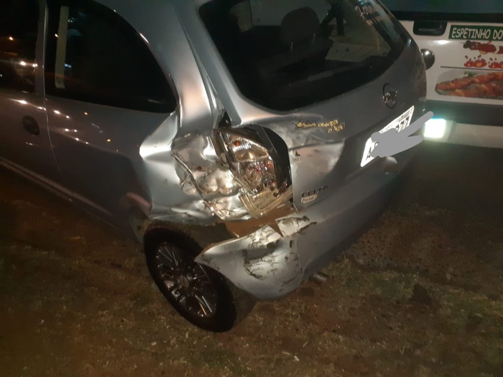 Internauta tenta localizar motorista que bateu contra Celta estacionado no Bairro Santa Cruz