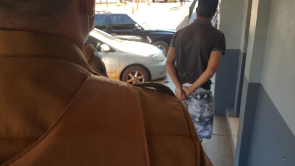 Homem que era procurado pelo crime de homicídio é preso no Bairro Neva