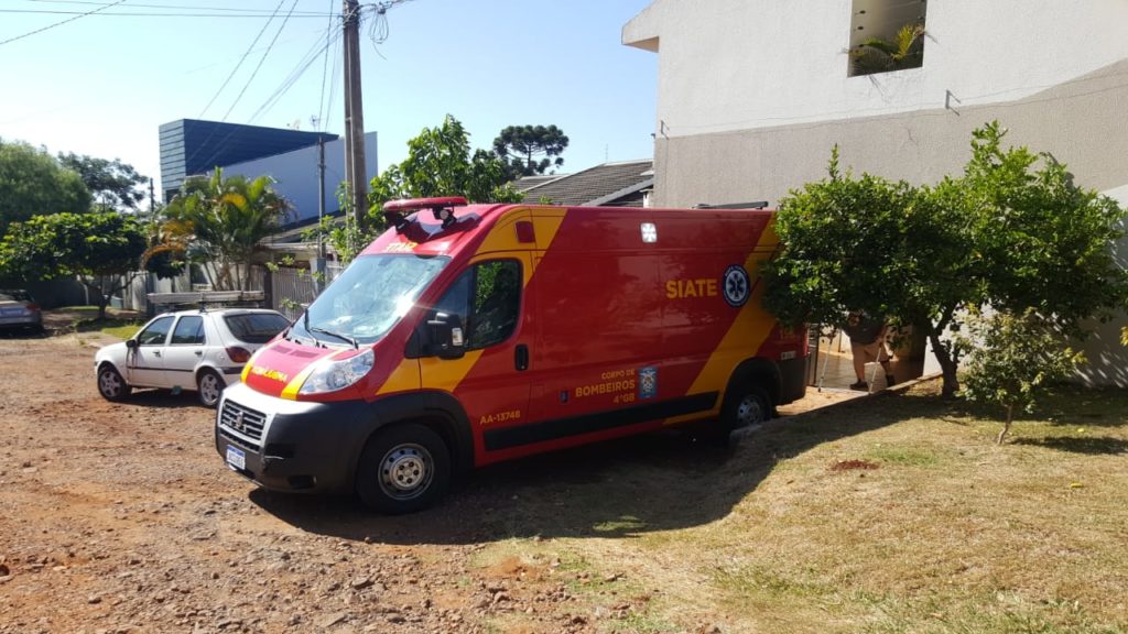Mulher sofre entorse no tornozelo após cair em residência no Bairro São Cristóvão