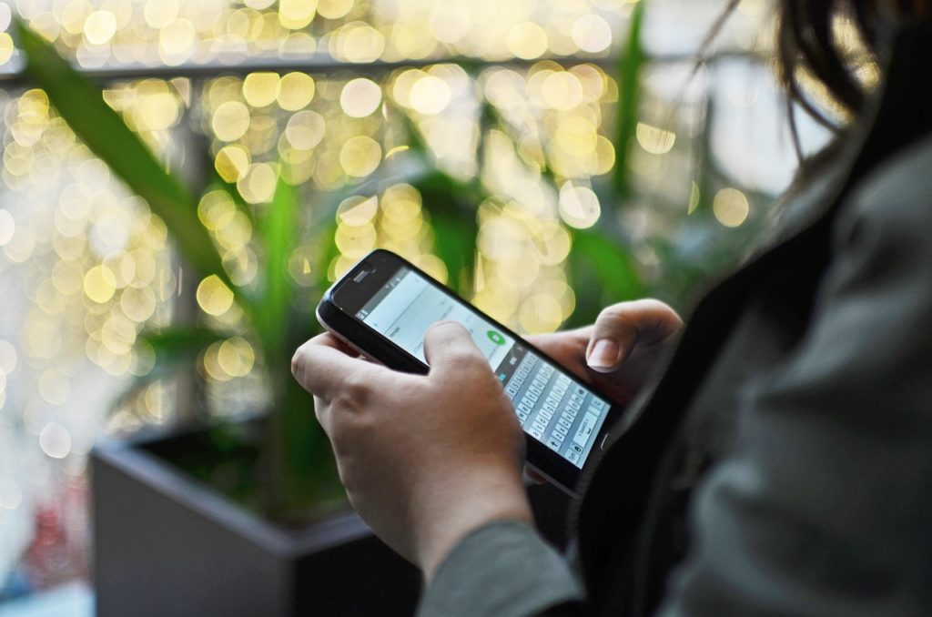 Vítimas de violência doméstica poderão receber intimações por WhatsApp