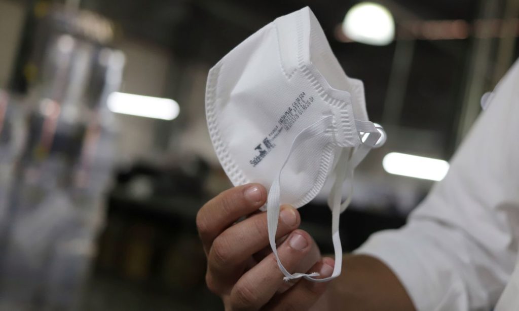 Câmara analisa projetos que desobrigam uso de máscara para evitar a contaminação pela Covid-19
