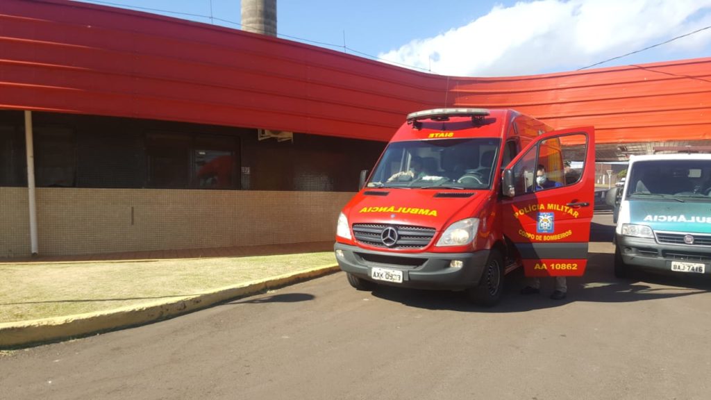 Bombeiros atendem vítima de agressão na Av. Tancredo Neves