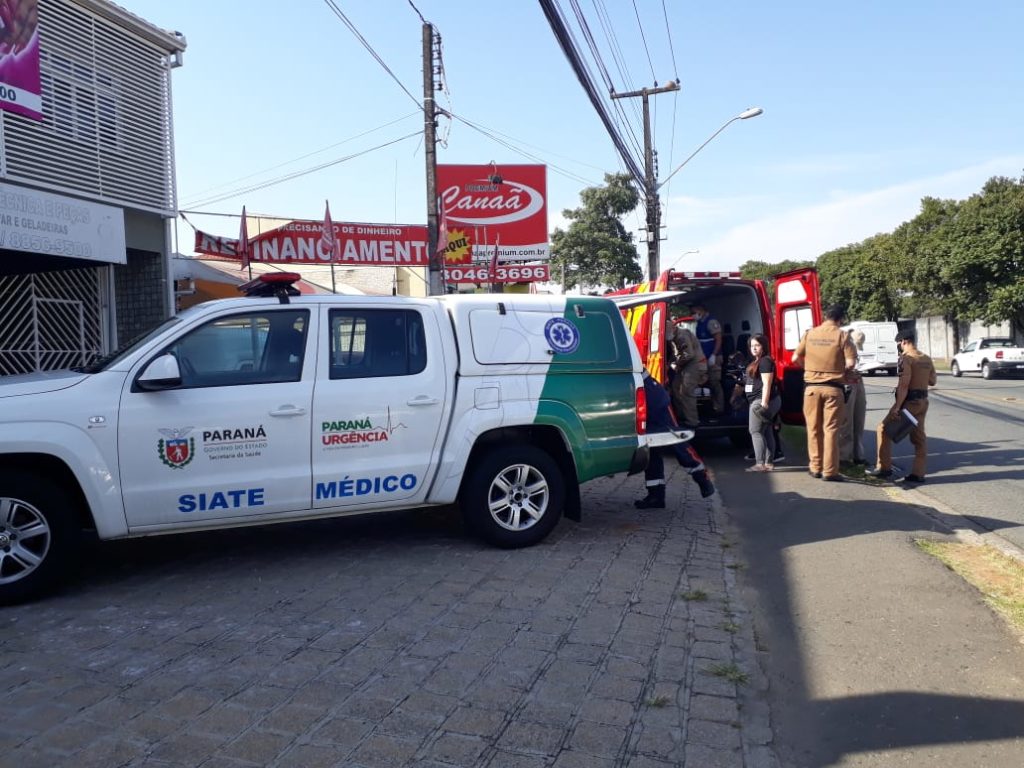 Comerciante é baleado em tentativa de assalto ao lado da esposa e da filha em Curitiba Comerciante é baleado em tentativa de assalto ao lado da esposa e da filha em Curitiba