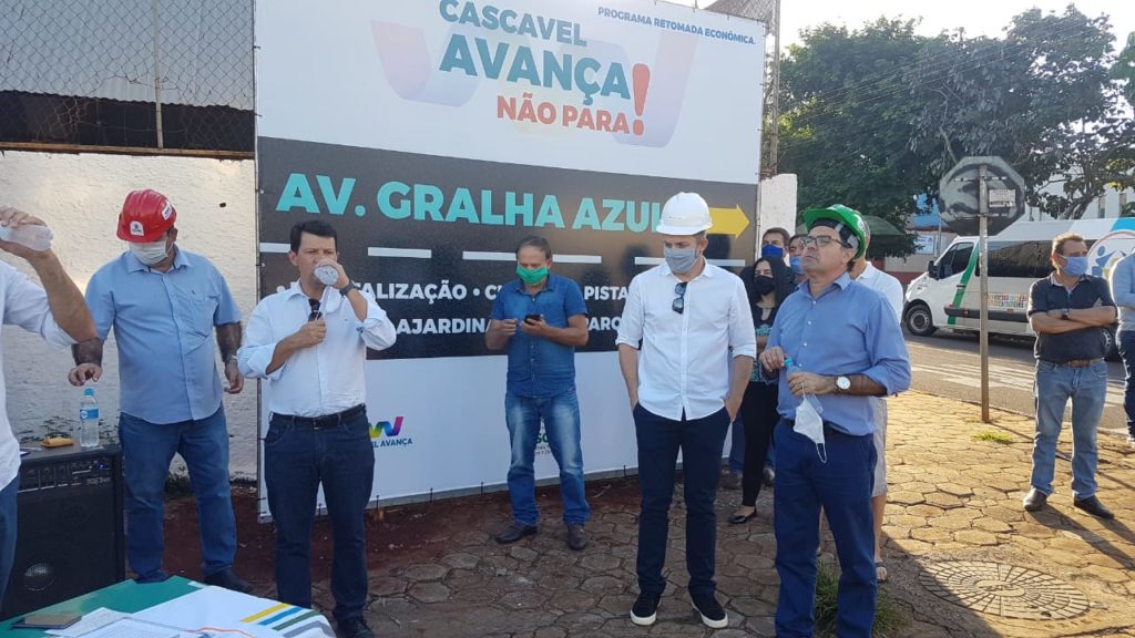 Av. Gralha Azul: contrato para reurbanização da principal via do Bairro Guarujá é assinado