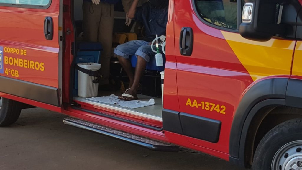 Homem de 42 anos é agredido a pedradas na Rua Itália