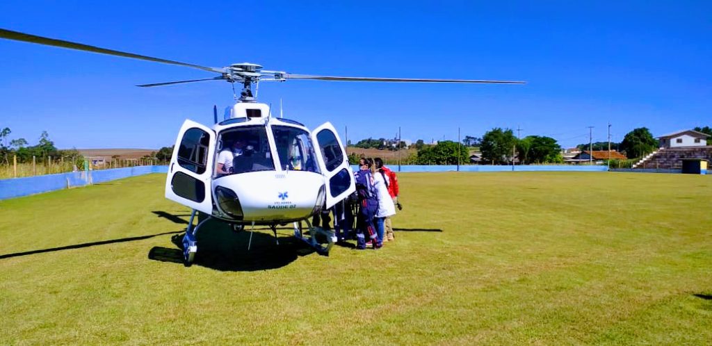 Paciente que sofreu infarto é trazido de helicóptero a Cascavel pela equipe do Consamu