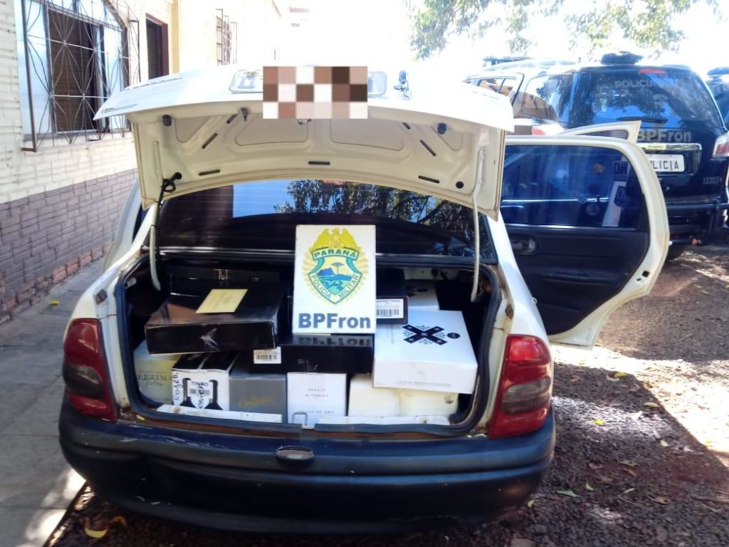 Barracão: BPFron apreende carro carregado com caixas de vinho; motorista conseguiu fugir à pé