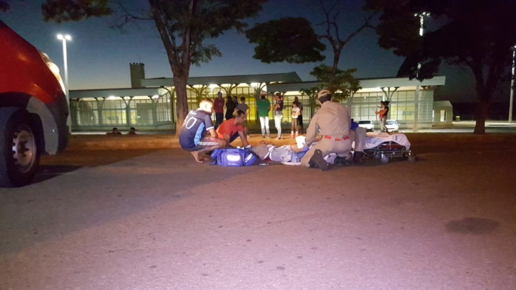 Rapaz sofre fratura na perna após acidente de trânsito perto do Estádio Olímpico