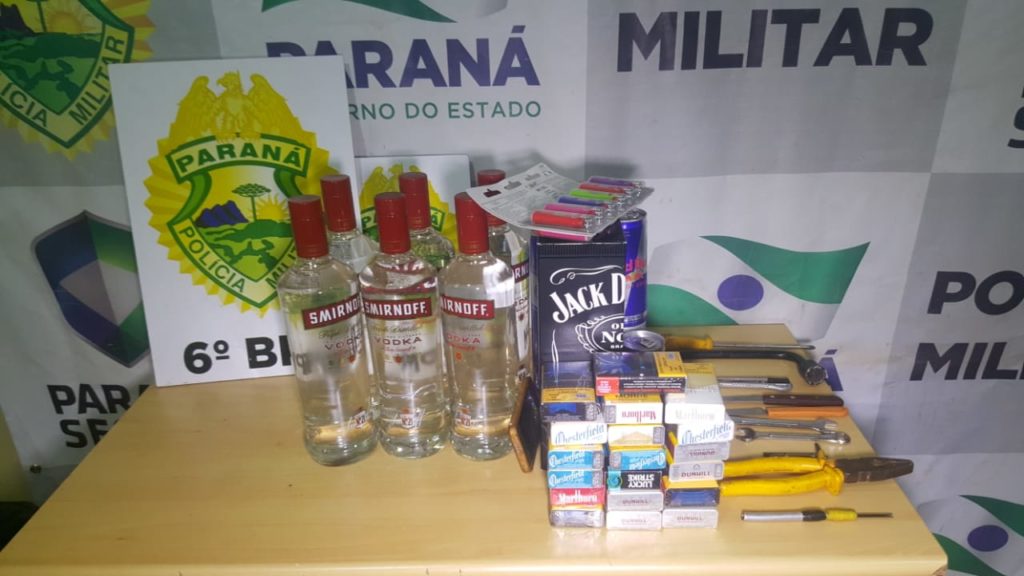 Dupla é presa ao praticar arrombamento em bar no Centro