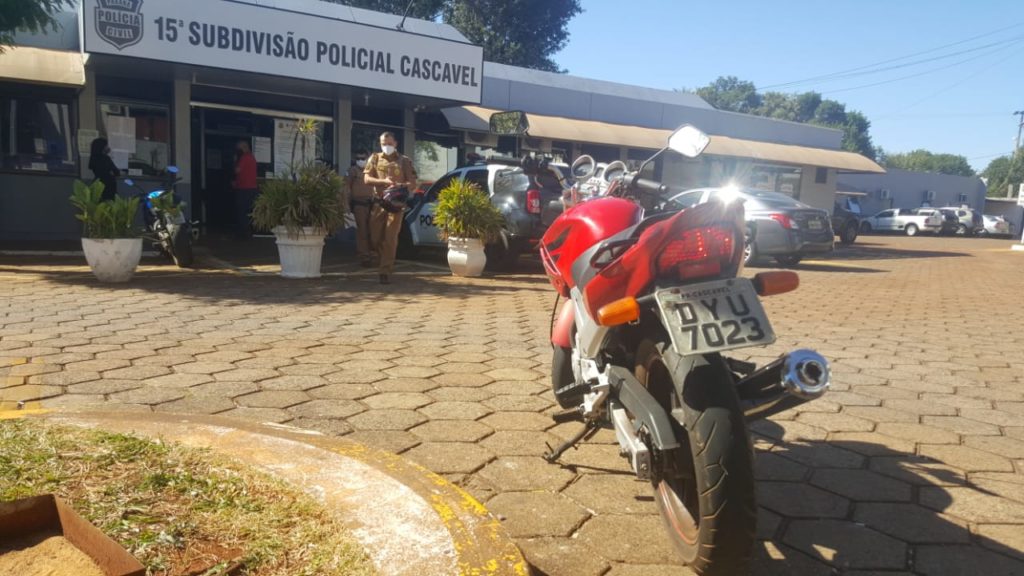 Honda Twister furtada no Brasmadeira é localizada no Conjunto Riviera