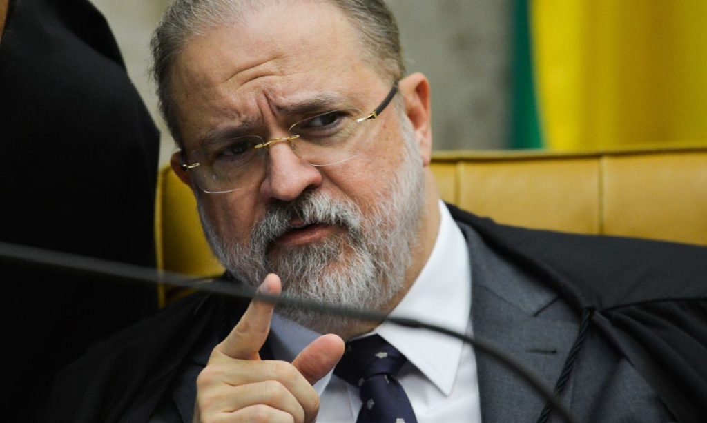 Estabelecer e interpretar normas regimentais é da competência exclusiva das Casas Legislativas, opina PGR